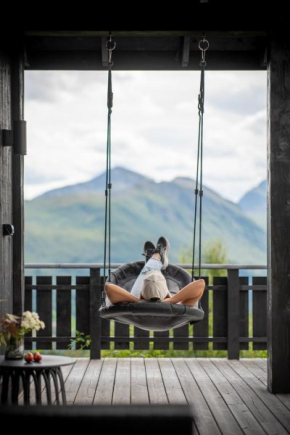 Luxurious 5-Bedroom Mountain Chalet with Sauna, Panoramic Views, and Two Full Bathrooms Stranda